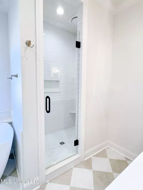 Bath - 8 Redmont Dr, Sumrall, MS 39482 photo 4 of 7