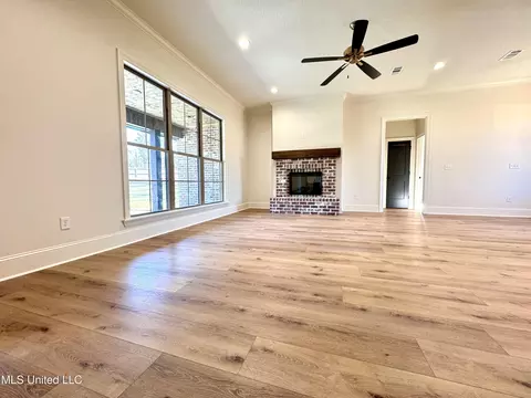 Living - 8 Redmont Dr, Sumrall, MS 39482 photo 3 of 3
