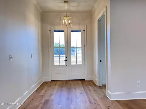 Entry Way - 8 Redmont Dr, Sumrall, MS 39482 photo 2 of 3