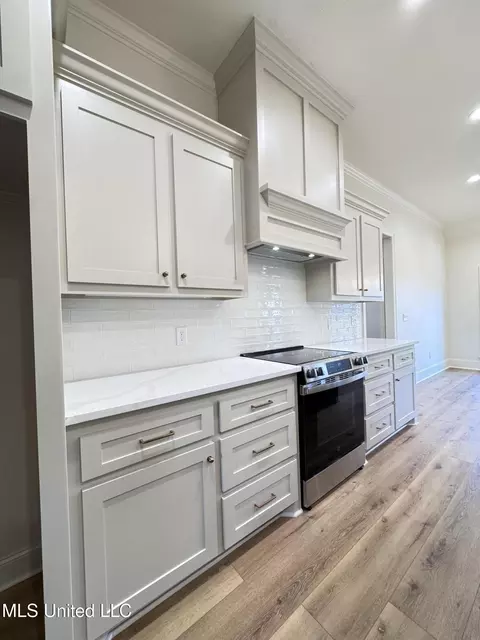 Kitchen - 8 Redmont Dr, Sumrall, MS 39482 photo 7 of 8