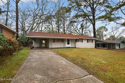 Exterior - 227 Queen Anne Ln, Jackson, MS 39209 photo 2 of 7