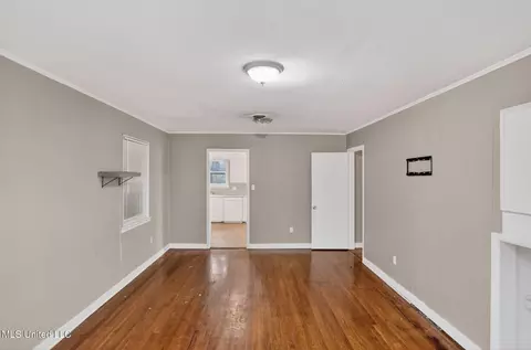 Living - 945 Valencia St, Jackson, MS 39204 photo 4 of 5