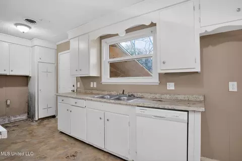 Other - 945 Valencia St, Jackson, MS 39204 photo 4 of 8