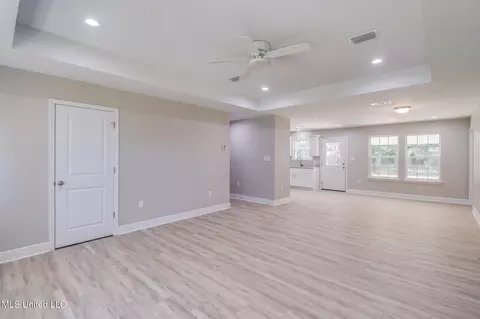 Living - 6590 Dummy Line Rd, Picayune, MS 39466 photo 2 of 4