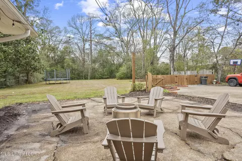 Exterior - 4359 Brook Dr, Jackson, MS 39206 photo 3 of 7