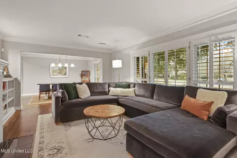 Living - 4359 Brook Dr, Jackson, MS 39206 photo 4 of 5