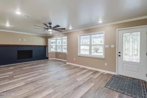 20502 Hill Top Rd, Saucier, MS 39574 photo 2