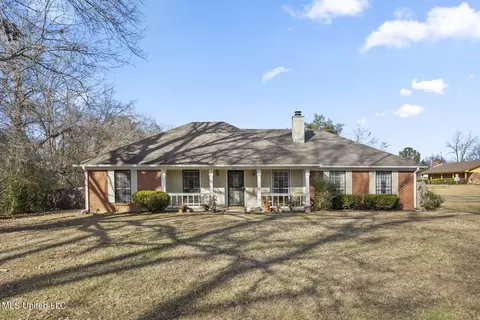 2103 Old Vicksburg Rd, Clinton, MS 39056