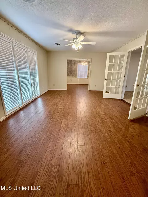 Living - 1107 Kraner Ln, Brookhaven, MS 39601 photo 1 of 7