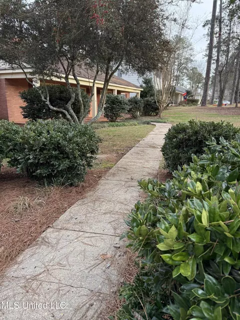 Exterior - 1107 Kraner Ln, Brookhaven, MS 39601 photo 2 of 10