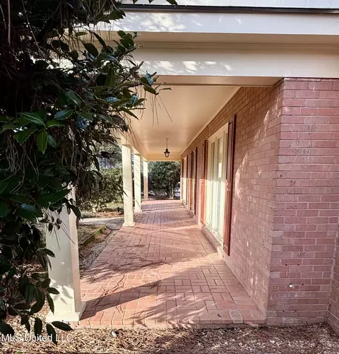 Exterior - 1107 Kraner Ln, Brookhaven, MS 39601 photo 4 of 10