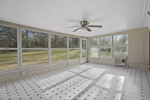 Exterior - 1013 Normandy Dr, Clinton, MS 39056 photo 4 of 6
