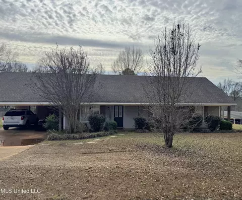 72 N Colby Ln, Columbus, MS 39702