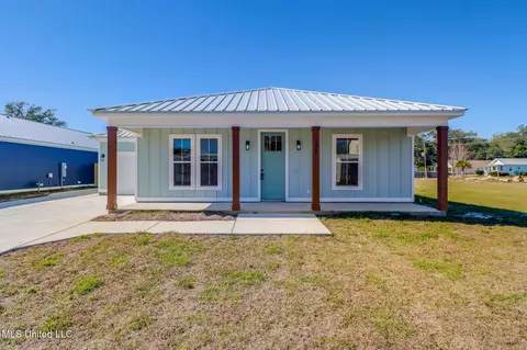171 Phillips Dr, Gulfport, MS 39507