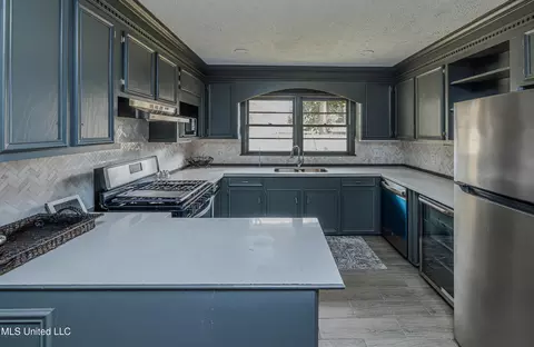 Kitchen - 5854 Canton Park Dr, Jackson, MS 39211 photo 2 of 2