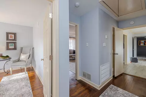 Entry Way - 5854 Canton Park Dr, Jackson, MS 39211 photo 1 of 2