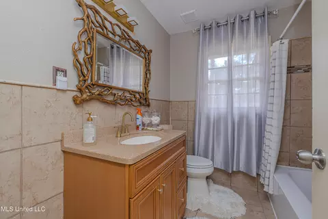 Bath - 5854 Canton Park Dr, Jackson, MS 39211 photo 2 of 2