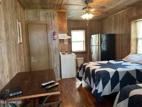 101 Sportsman Ln, Ferriday, LA 71334