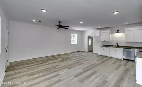 Living - 110 Trickhambridge Rd, Brandon, MS 39042 photo 5 of 7
