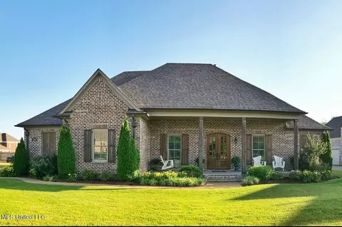 4183 Robinson Xing, Olive Branch, MS 38654