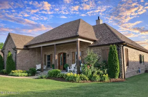 4183 Robinson Xing, Olive Branch, MS 38654