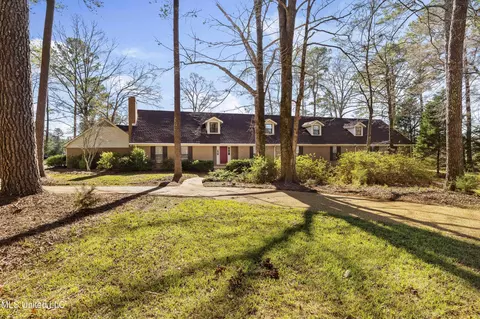 102 Creekwood Dr, Flowood, MS 39232