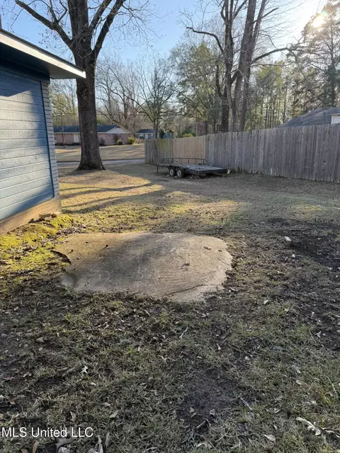 Exterior - 23 Beverly Dr, Natchez, MS 39120 photo 3 of 4