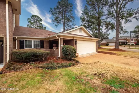 Exterior - 113 Longbranch Dr, Brandon, MS 39042 photo 2 of 5