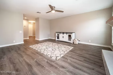 Living - 113 Longbranch Dr, Brandon, MS 39042 photo 3 of 3