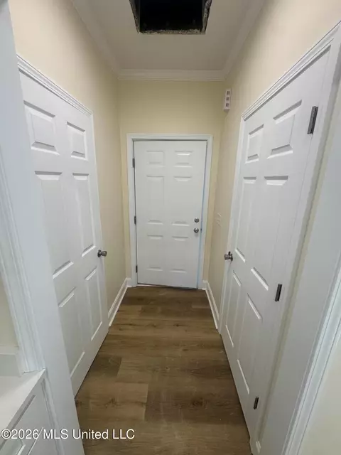 Entry Way - 5252 Skylark Dr, Byram, MS 39272 photo 4 of 4