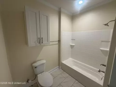 Bath - 5252 Skylark Dr, Byram, MS 39272 photo 10 of 10