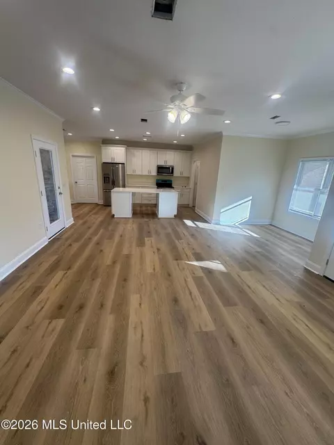 Living - 5252 Skylark Dr, Byram, MS 39272 photo 7 of 7