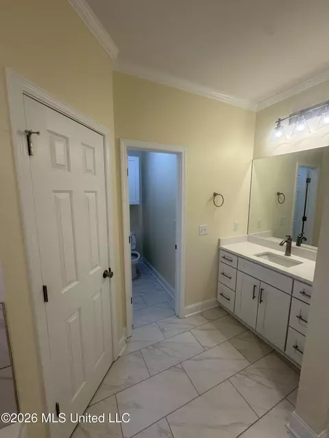 Bath - 5252 Skylark Dr, Byram, MS 39272 photo 7 of 10