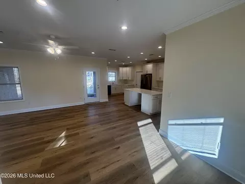 Living - 5252 Skylark Dr, Byram, MS 39272 photo 2 of 7