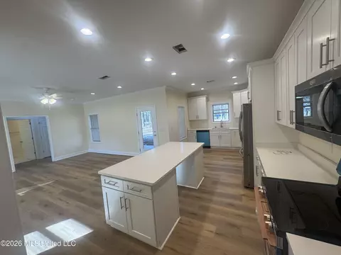 Kitchen - 5252 Skylark Dr, Byram, MS 39272 photo 6 of 6