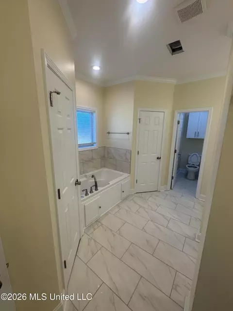Entry Way - 5252 Skylark Dr, Byram, MS 39272 photo 3 of 4