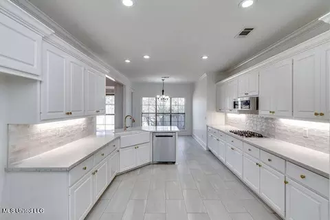 Kitchen - 116 Covey Run, Madison, MS 39110 photo 6 of 6