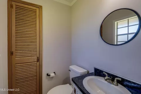 Bath - 5518 Gates Ave, Long Beach, MS 39560 photo 4 of 5