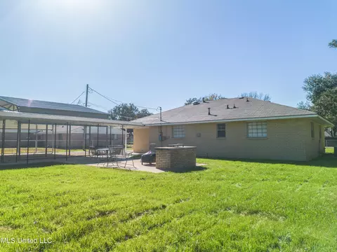 Exterior - 5518 Gates Ave, Long Beach, MS 39560 photo 5 of 6