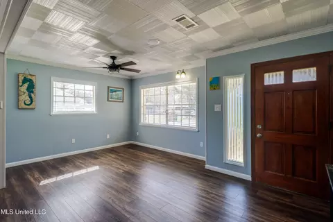 Living - 5518 Gates Ave, Long Beach, MS 39560 photo 1 of 1
