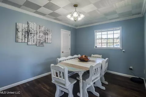 Dining - 5518 Gates Ave, Long Beach, MS 39560 photo 1 of 1