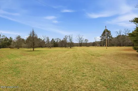 Exterior - 389 Moss Rd, Canton, MS 39046 photo 3 of 14
