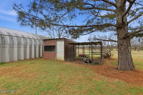 Exterior - 389 Moss Rd, Canton, MS 39046 photo 9 of 14