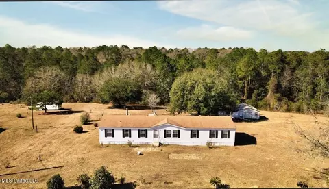 26230 Longvue Dr, Picayune, MS 39466