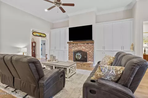 Living - 707 Chambord Dr, Brandon, MS 39042 photo 2 of 2