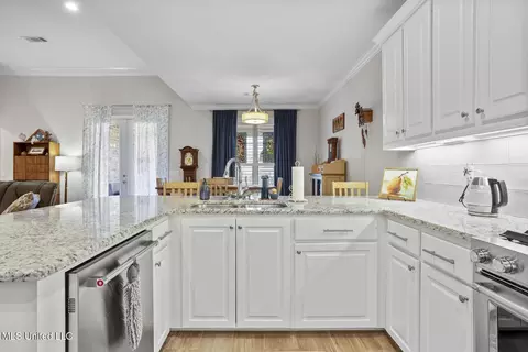 Kitchen - 707 Chambord Dr, Brandon, MS 39042 photo 1 of 5