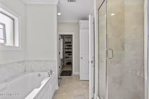 Entry Way - 707 Chambord Dr, Brandon, MS 39042 photo 3 of 4
