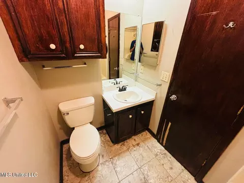 Bath - 248 Kimbrough Dr, Jackson, MS 39204 photo 3 of 3