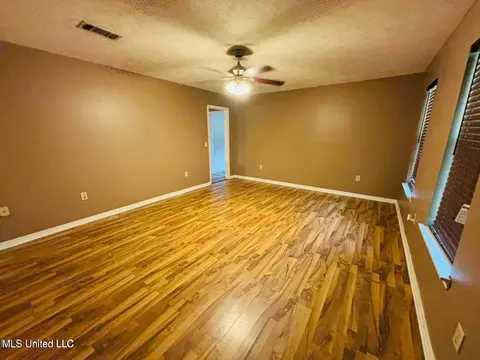 Living - 248 Kimbrough Dr, Jackson, MS 39204 photo 3 of 3
