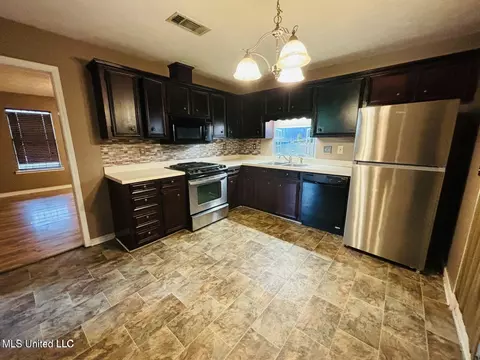 Kitchen - 248 Kimbrough Dr, Jackson, MS 39204 photo 1 of 2